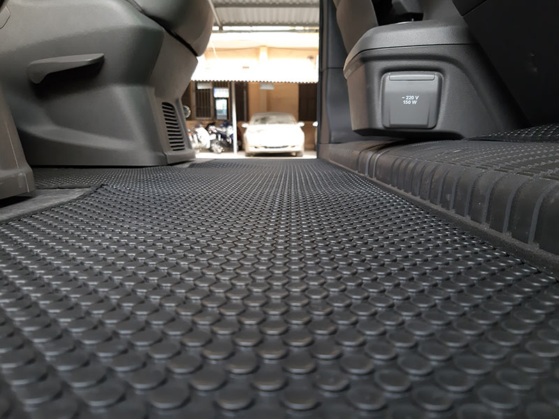 Thảm lót sàn ô tô cho Ford Transit Connect 2020 độ bền vượt trội